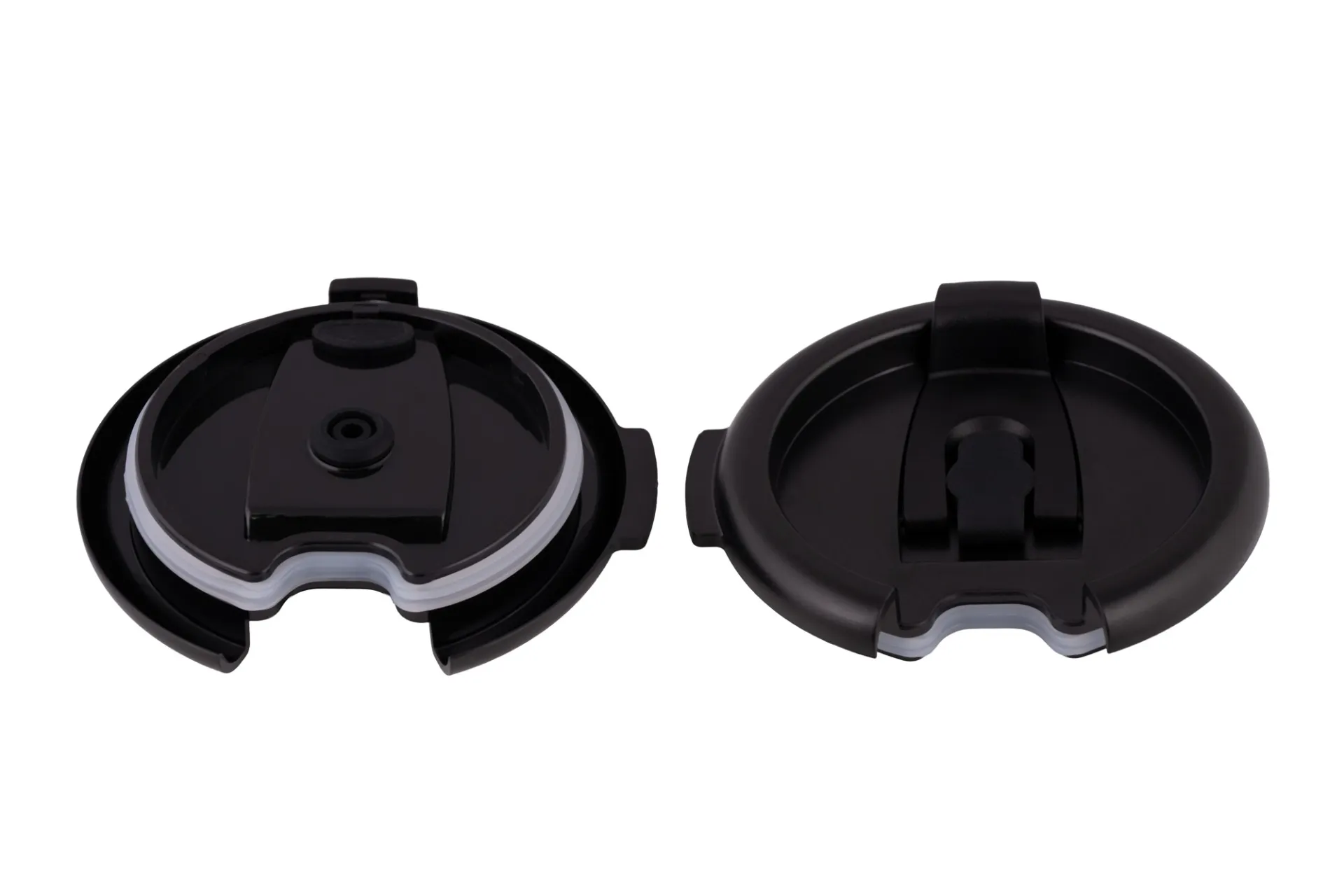 Two leHøyt lids side by side, showing the silicone seal